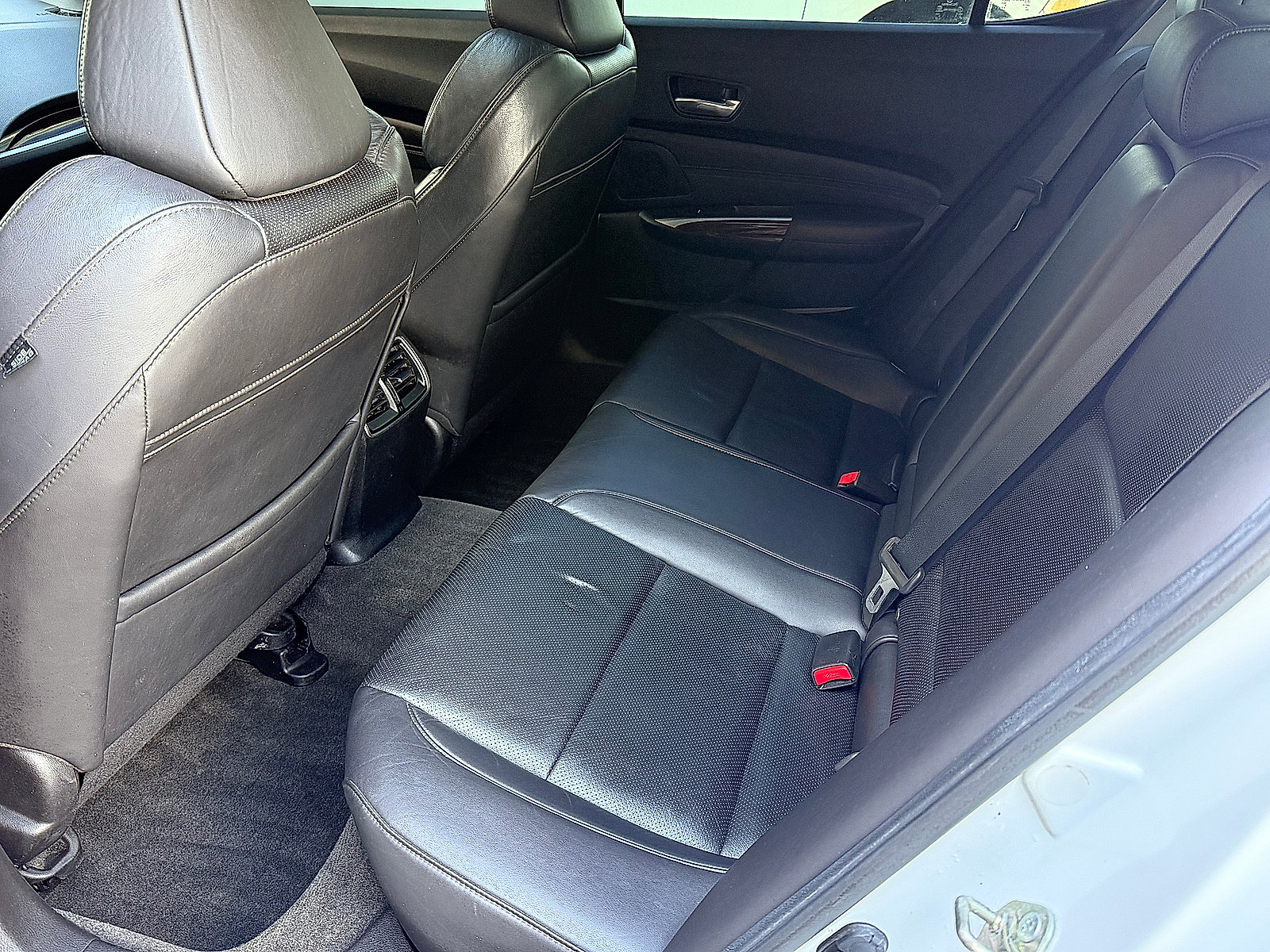 Used 2016 Acura TLX V6 w/ Technology Package FWD image 32