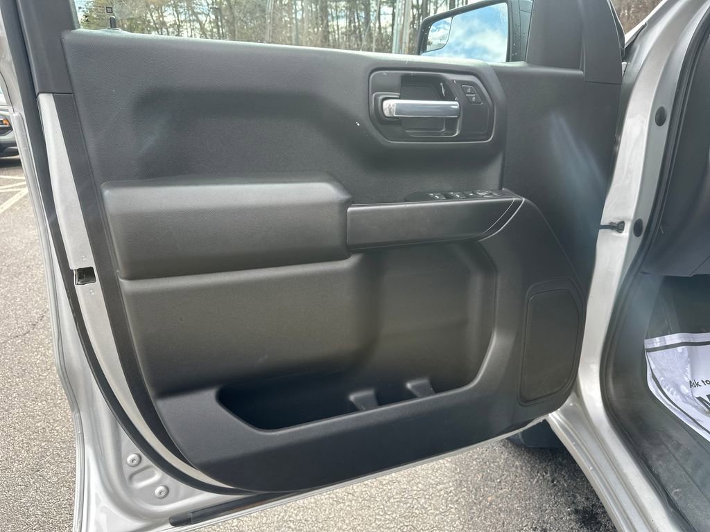 Used 2022 Chevrolet Silverado 1500 Custom w/ LPO, Dark Essentials Package image 10