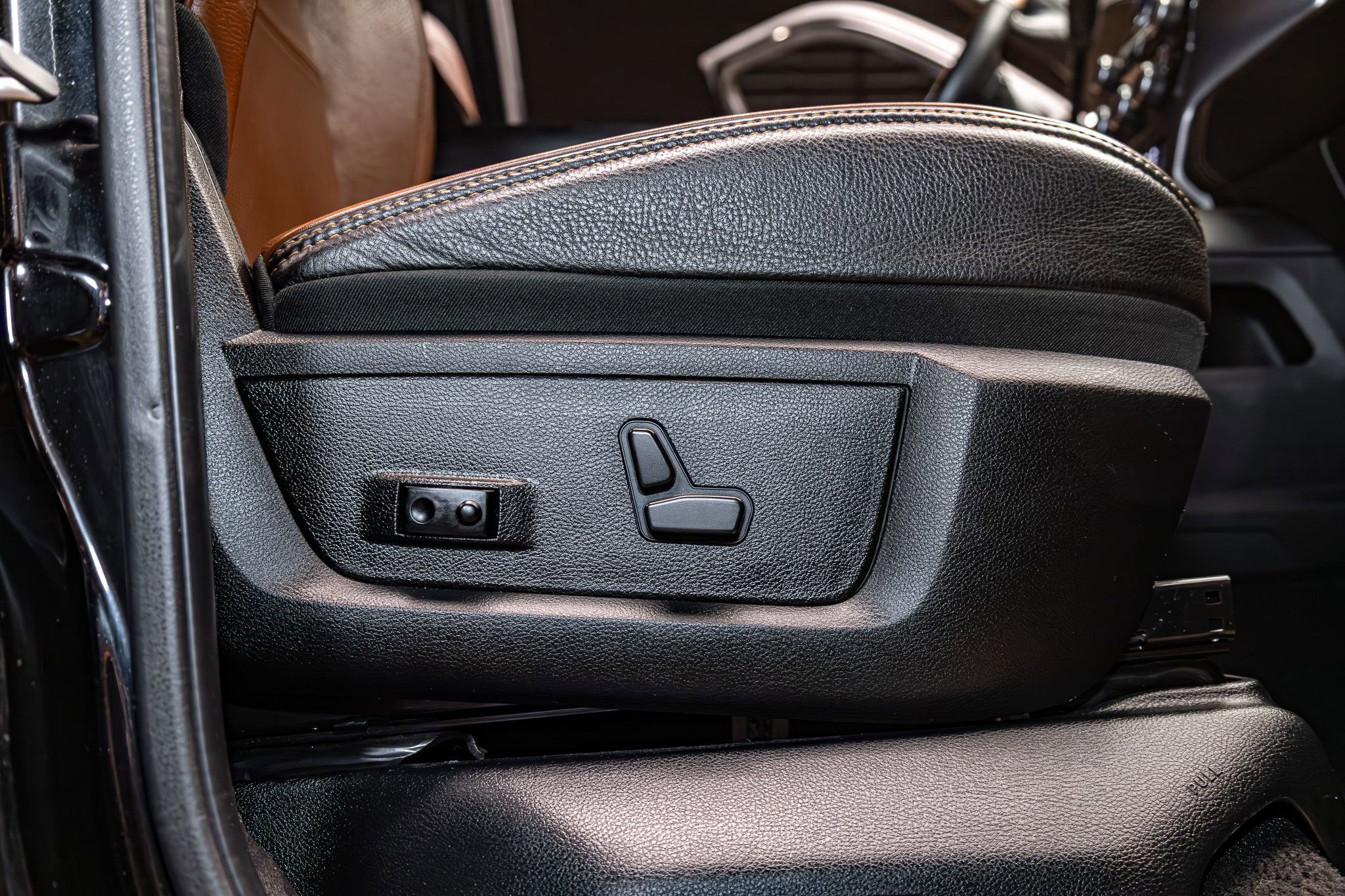 Used 2019 RAM 2500 Limited w/ Body Color Bumper Group AWD/4WD image 28