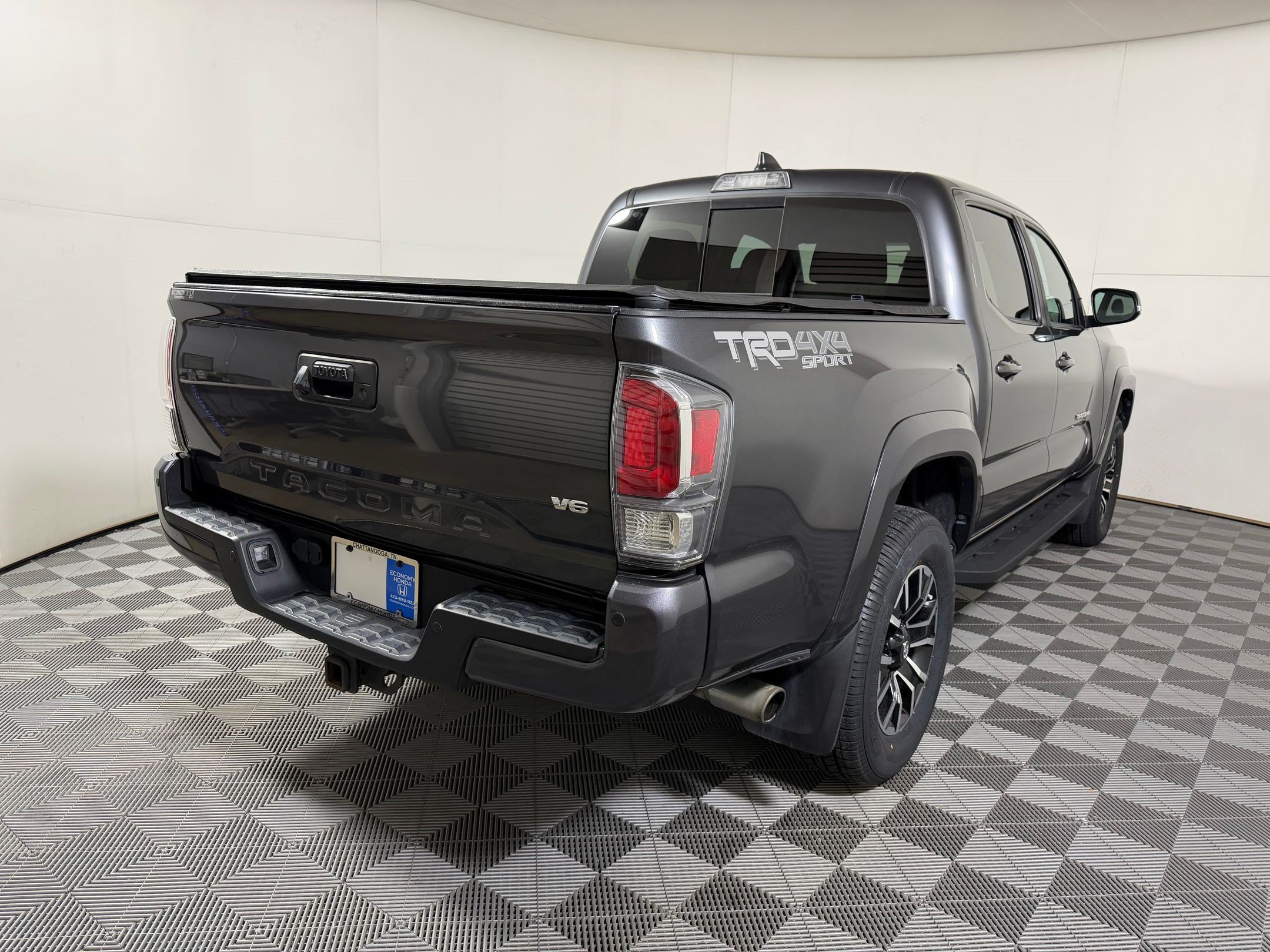 Used 2022 Toyota Tacoma TRD Sport w/ Technology Package AWD/4WD image 19
