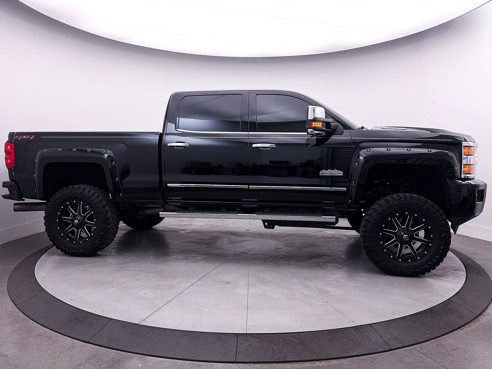 Used 2019 Chevrolet Silverado 2500 High Country w/ Duramax Plus Package image 36