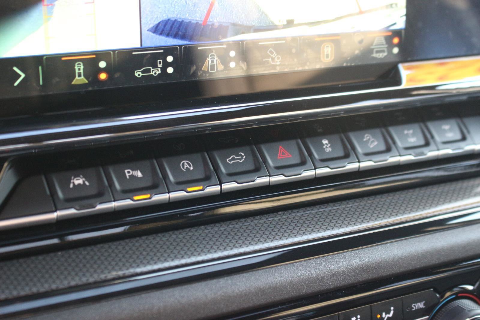 Used 2025 Chevrolet Silverado 1500 ZR2 w/ Technology Package image 27