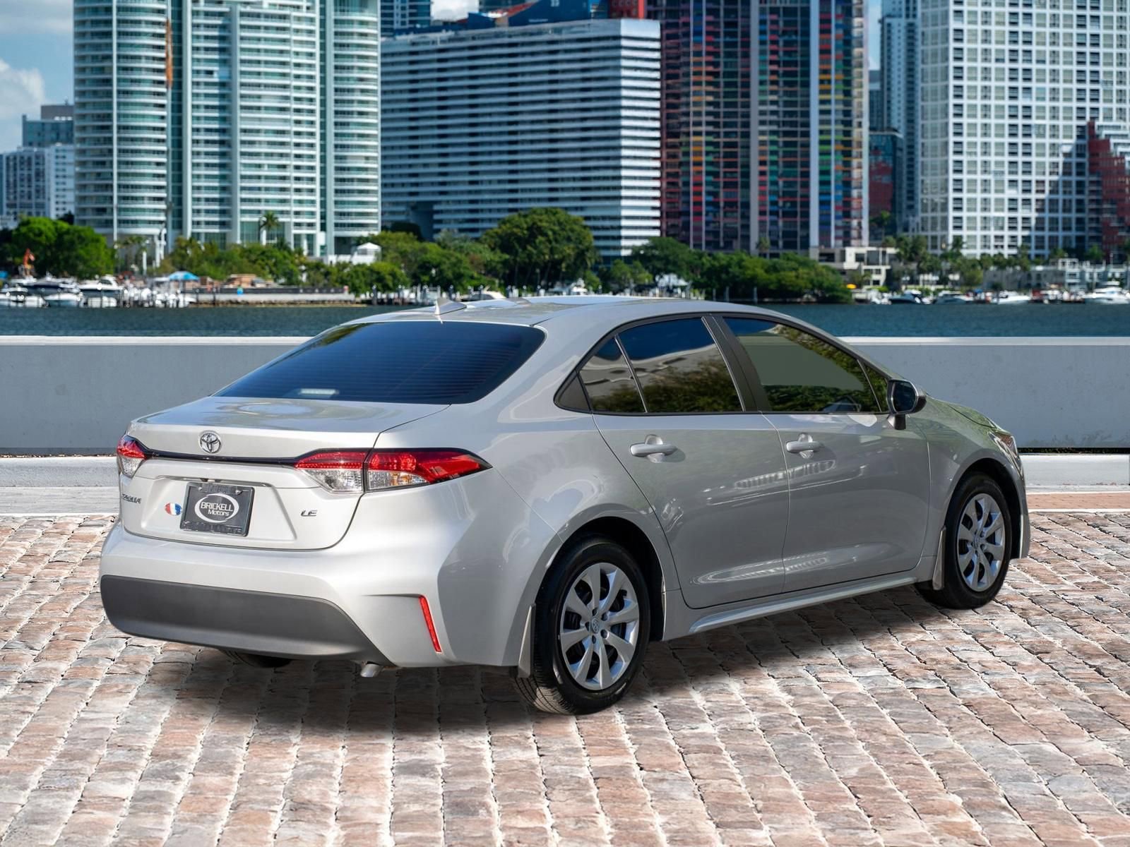 Used 2025 Toyota Corolla LE FWD image 5