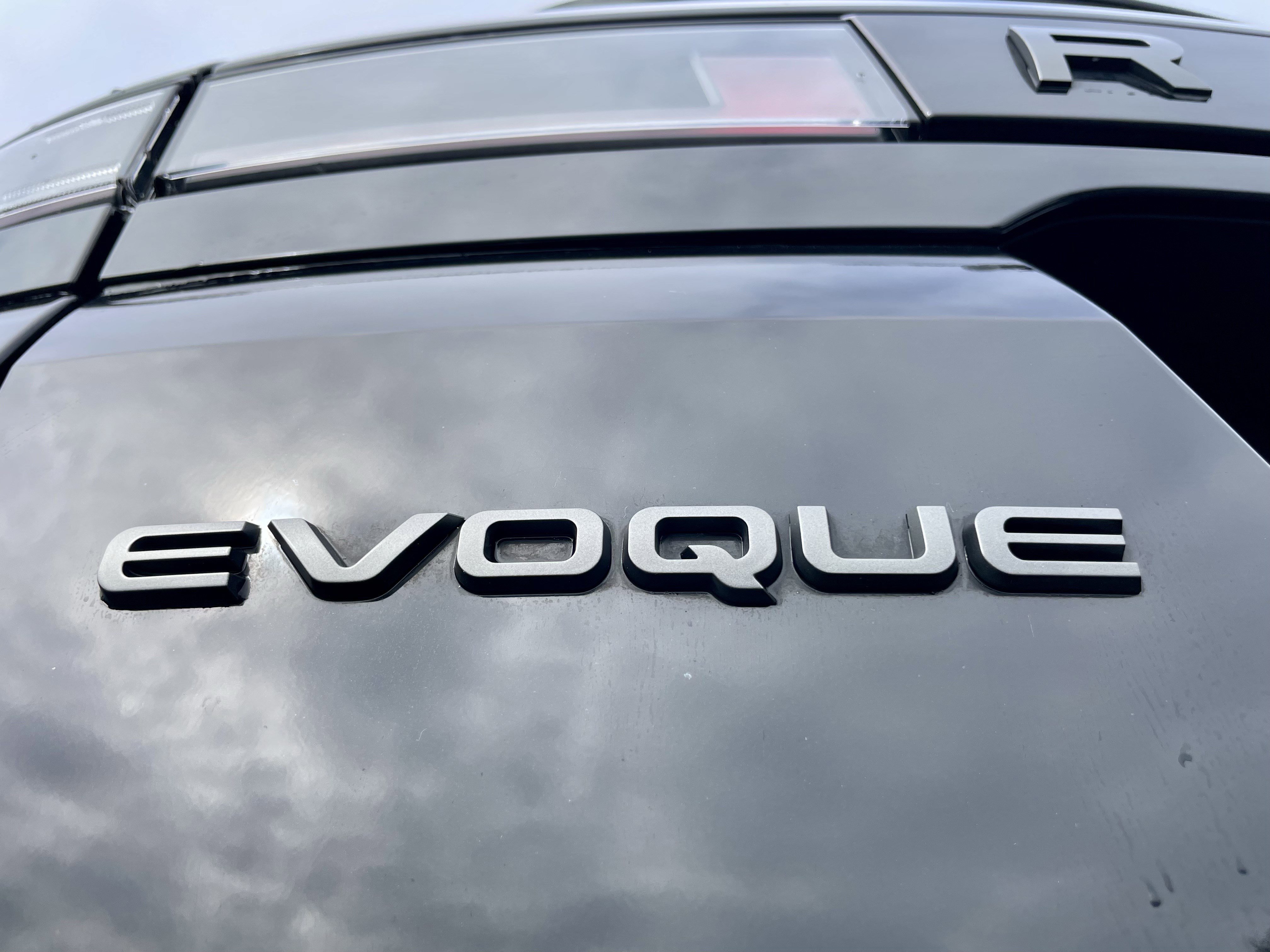 Certified 2024 Land Rover Range Rover Evoque Dynamic SE image 33