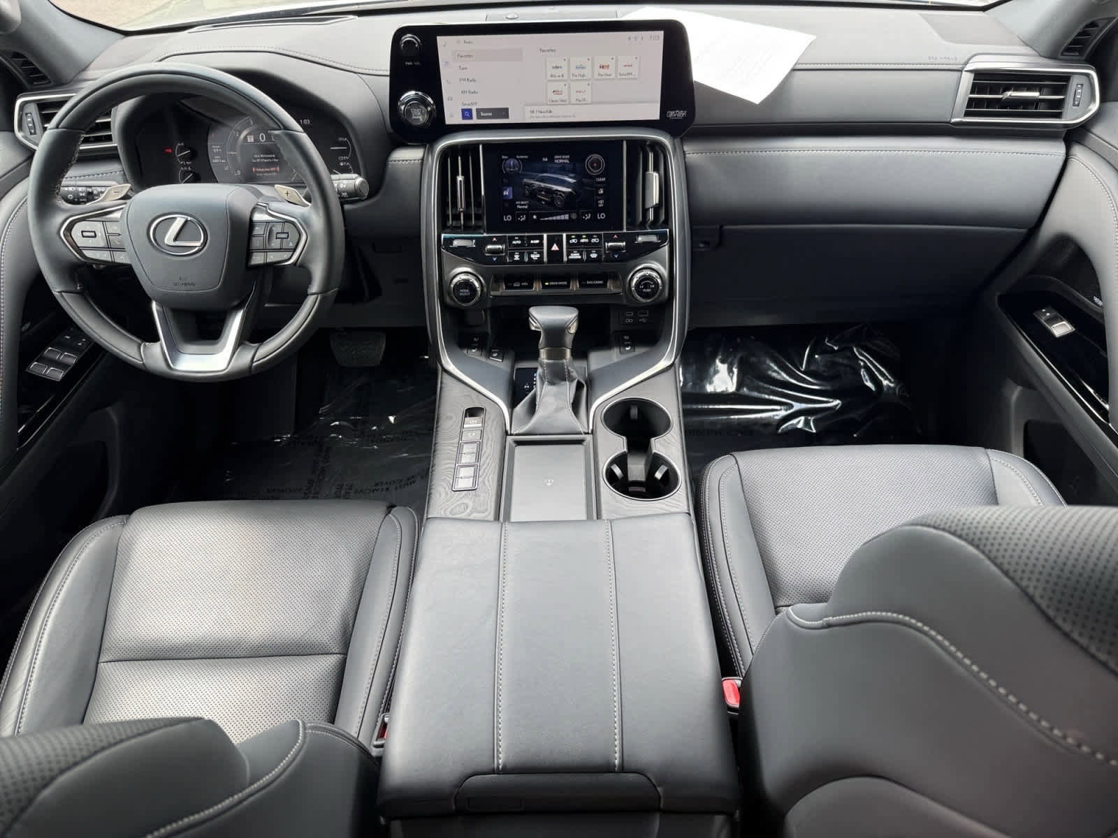 Used 2024 Lexus LX 600 4WD w/ Luxury Package image 12