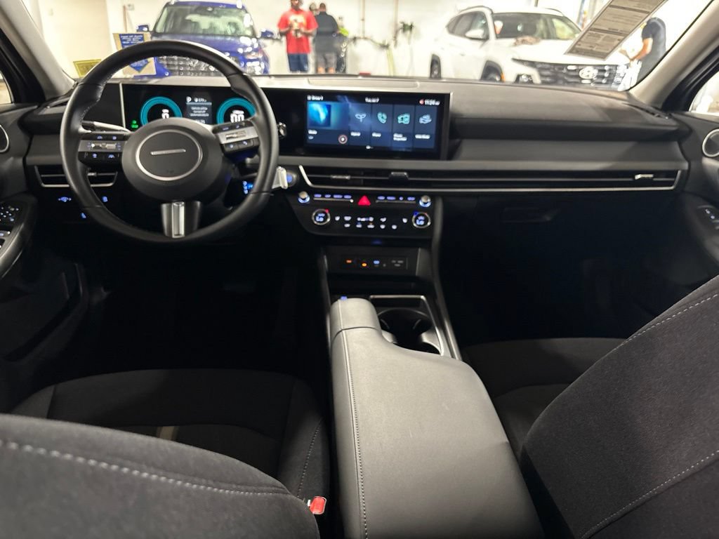 Used 2025 Hyundai Sonata SEL FWD image 11