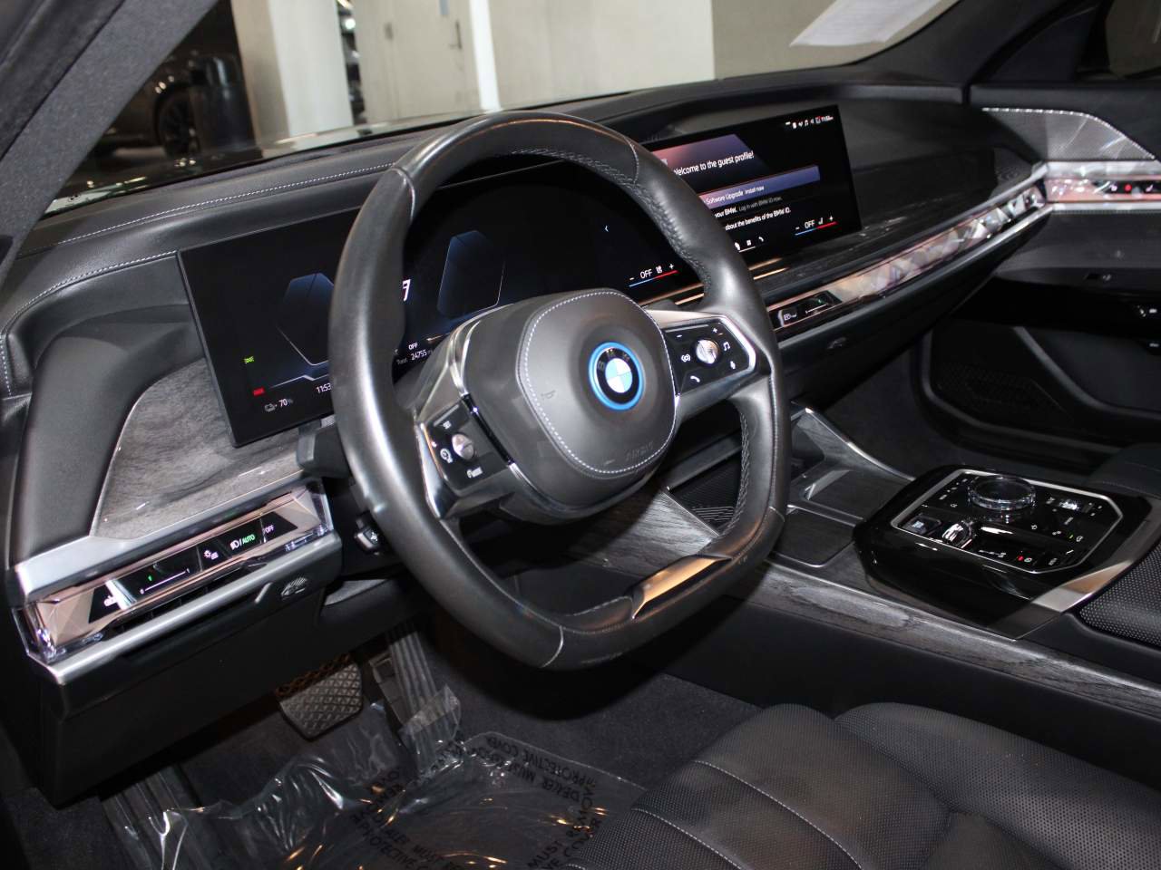 Certified 2024 BMW i7 eDrive50 w/ Executive Package RWD image 11
