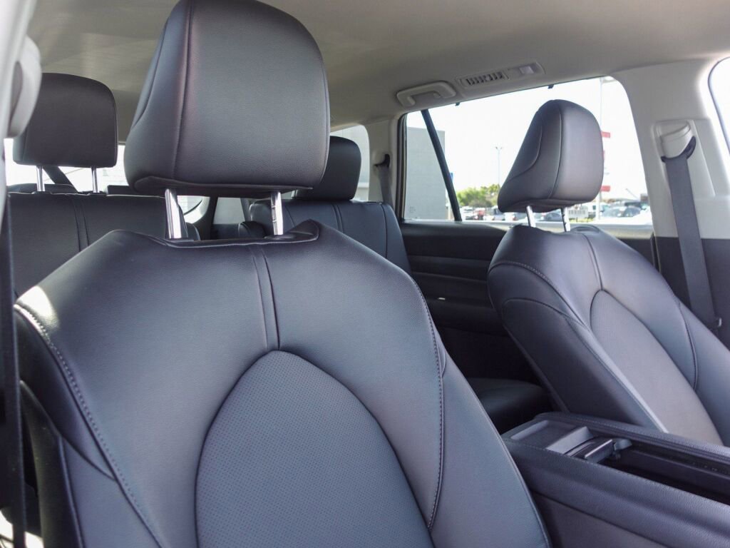 Certified 2025 Toyota Grand Highlander AWD image 17