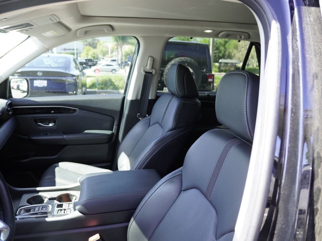 Used 2025 Honda Pilot Touring image 16