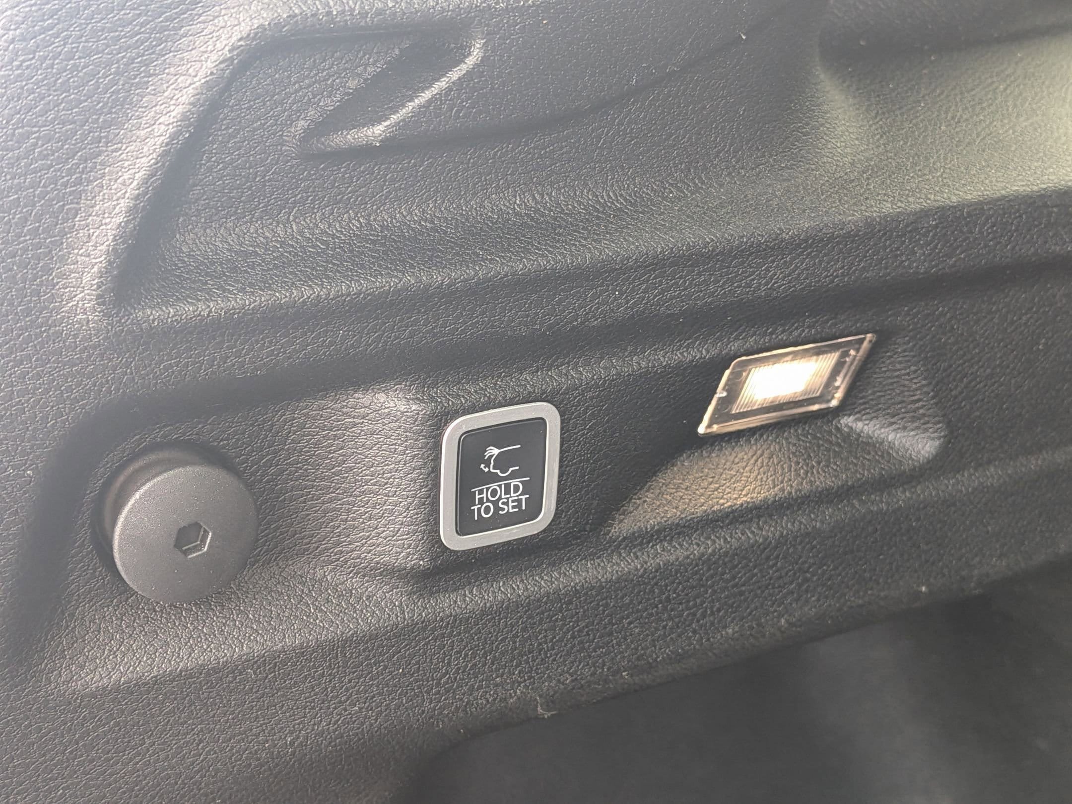 Certified 2021 Jeep Grand Cherokee L Laredo w/ Luxury Tech Group I RWD image 32