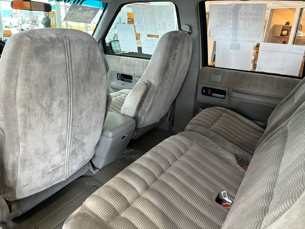 Used 1993 Chevrolet Suburban 4WD image 14