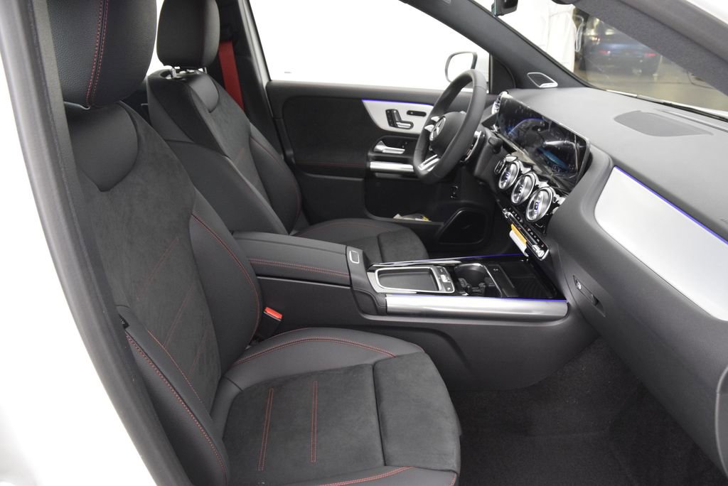 New 2026 Mercedes-Benz GLA 35 AMG 4MATIC image 16