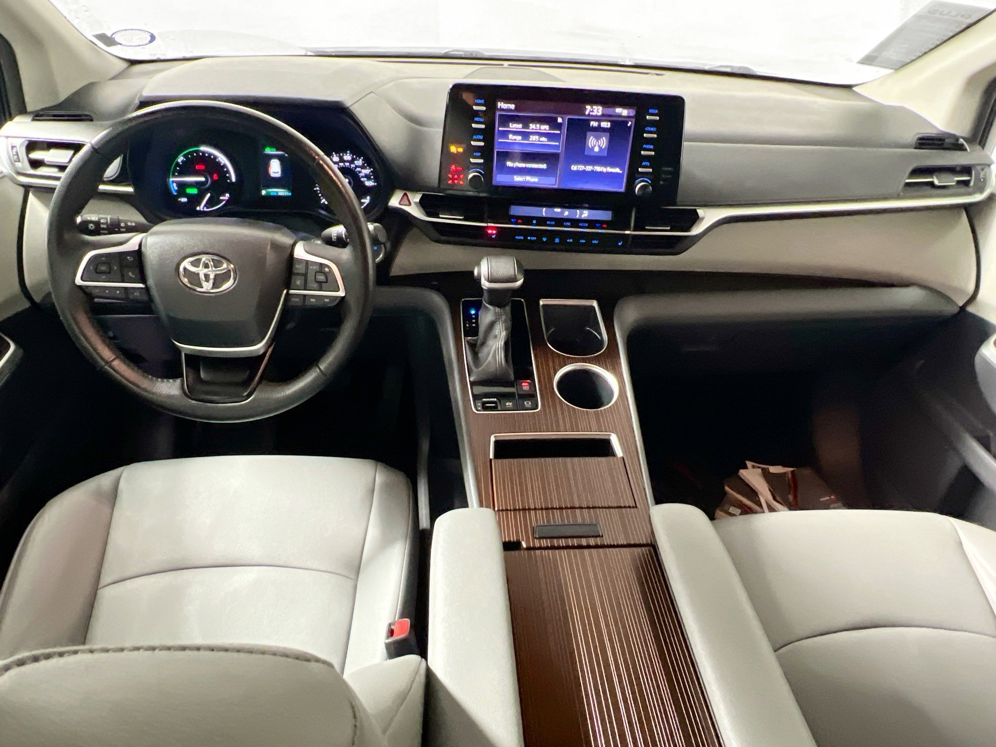 Used 2023 Toyota Sienna XLE image 30