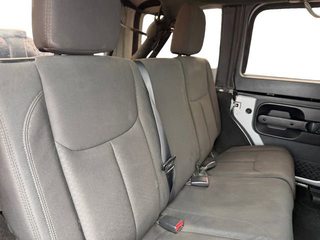 Used 2015 Jeep Wrangler Unlimited Sport w/ Connectivity Group image 18