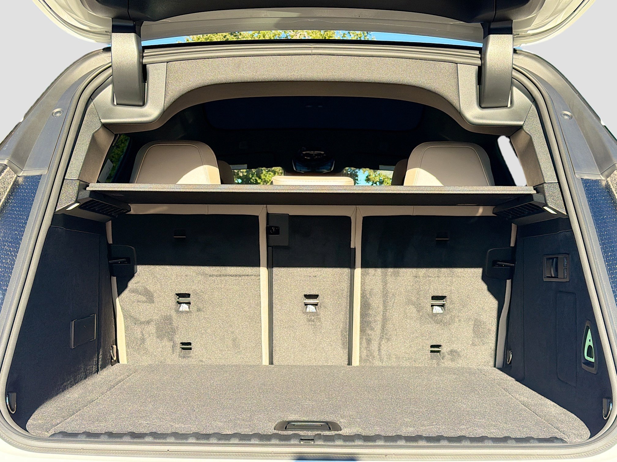 New 2026 BMW iX xDrive60 w/ Premium Package image 12