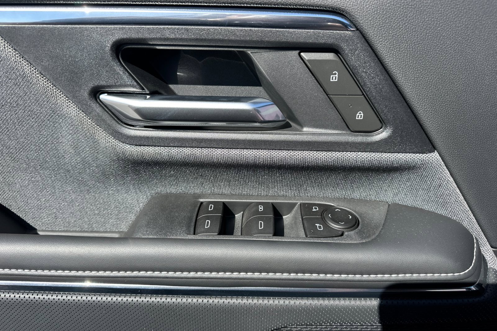 New 2026 GMC Sierra EV Elevation w/ LPO, Elevation Dark Package image 9