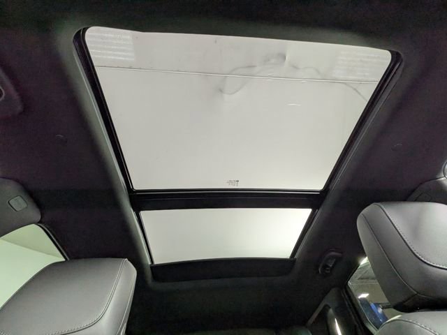 Used 2023 Cadillac XT5 Premium Luxury w/ Technology Package AWD/4WD image 7