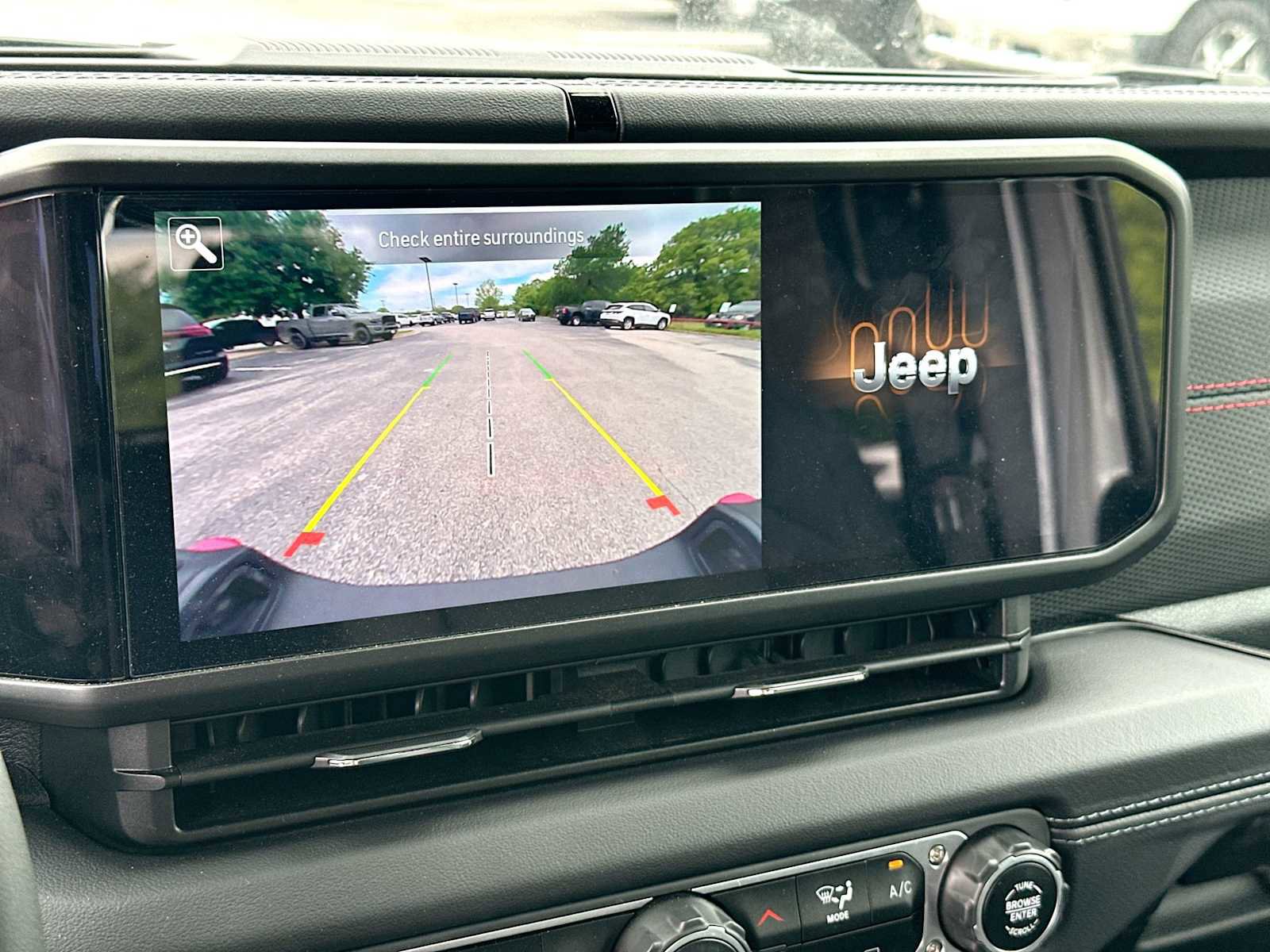 Used 2024 Jeep Gladiator Rubicon AWD/4WD image 20