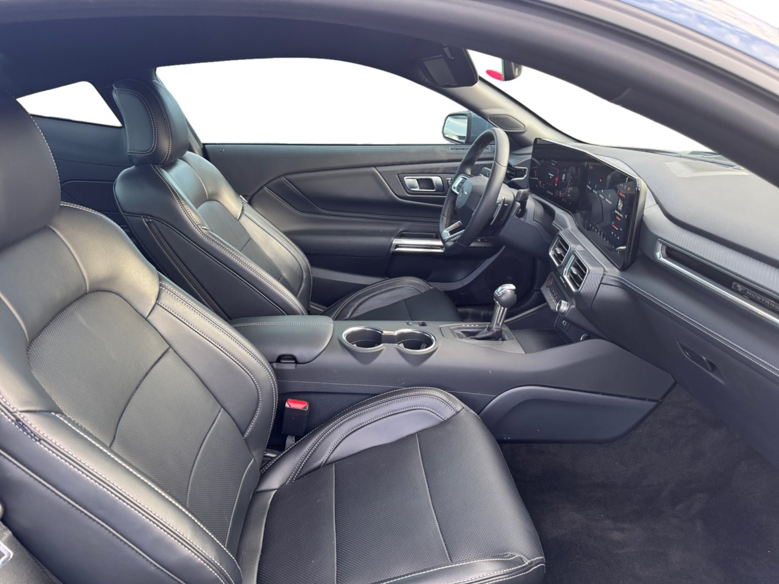 Used 2025 Ford Mustang GT Premium RWD image 17
