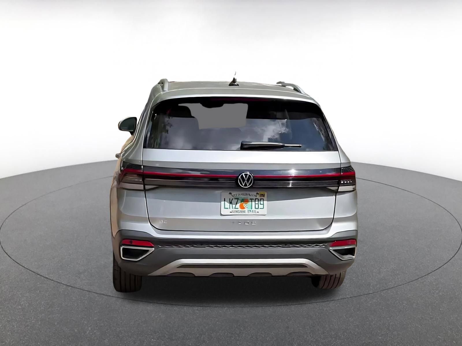 Used 2025 Volkswagen Taos SE image 12