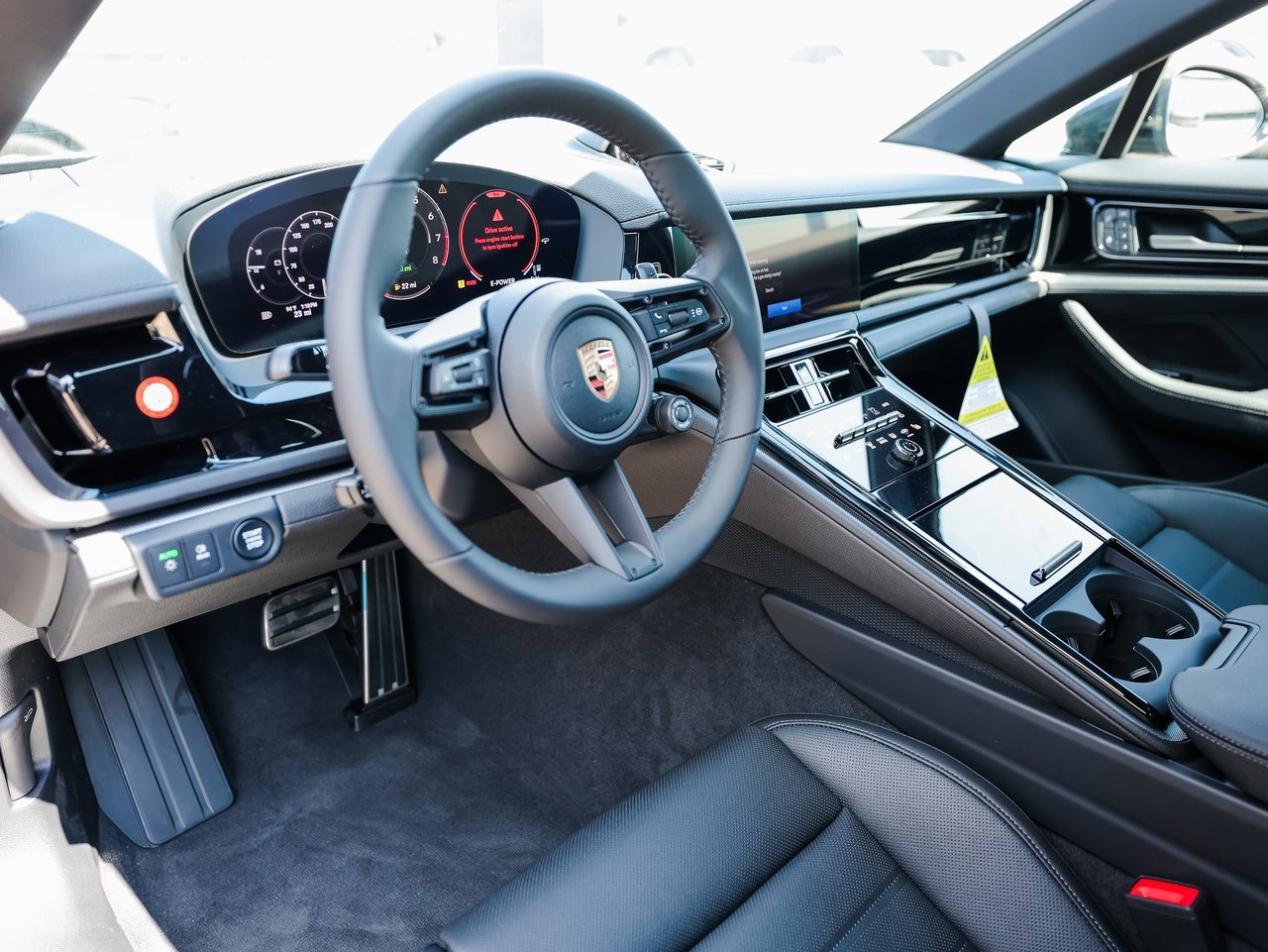 New 2026 Porsche Panamera 4 image 4