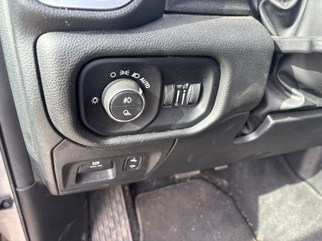 Used 2025 RAM 1500 Big Horn AWD/4WD image 23