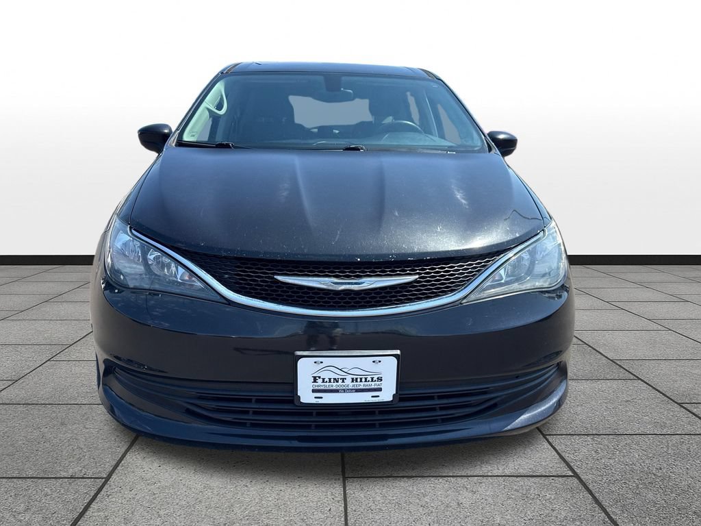 Used 2017 Chrysler Pacifica Touring FWD image 8