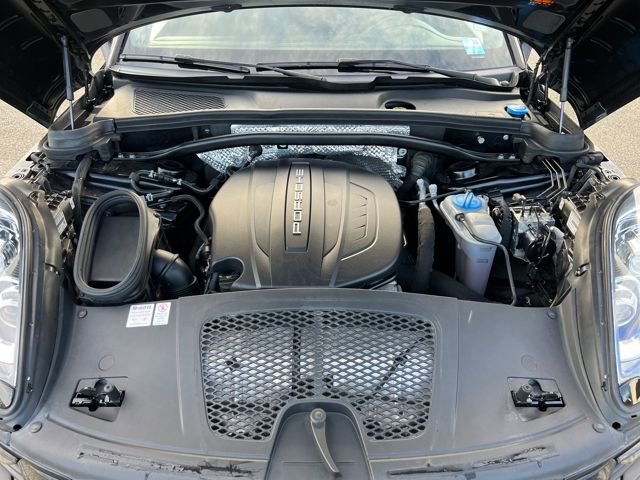 Used 2018 Porsche Macan image 29