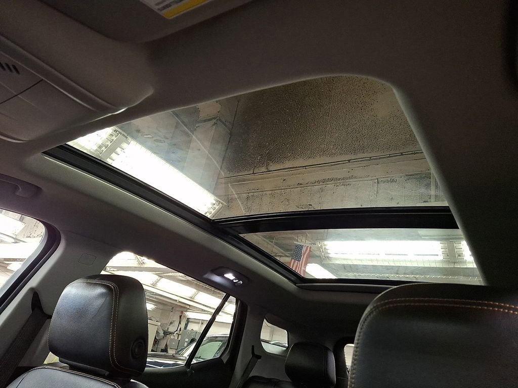 Used 2021 GMC Terrain SLT w/ Infotainment Package II image 12