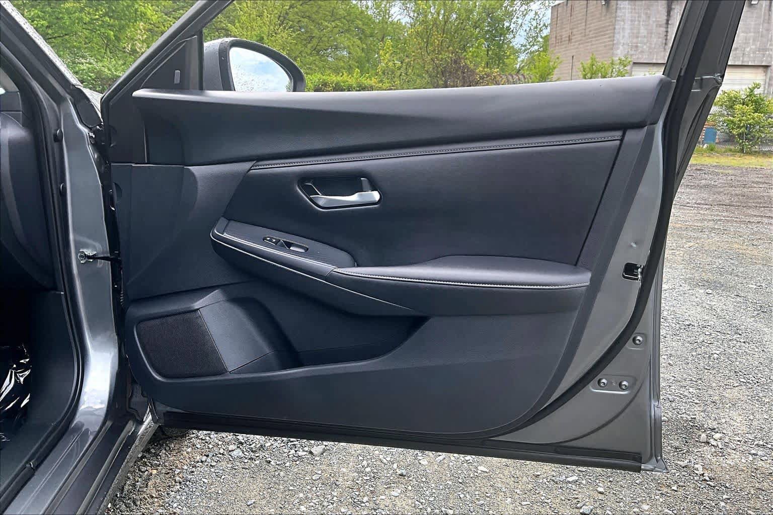 Used 2024 Nissan Sentra SV FWD image 23