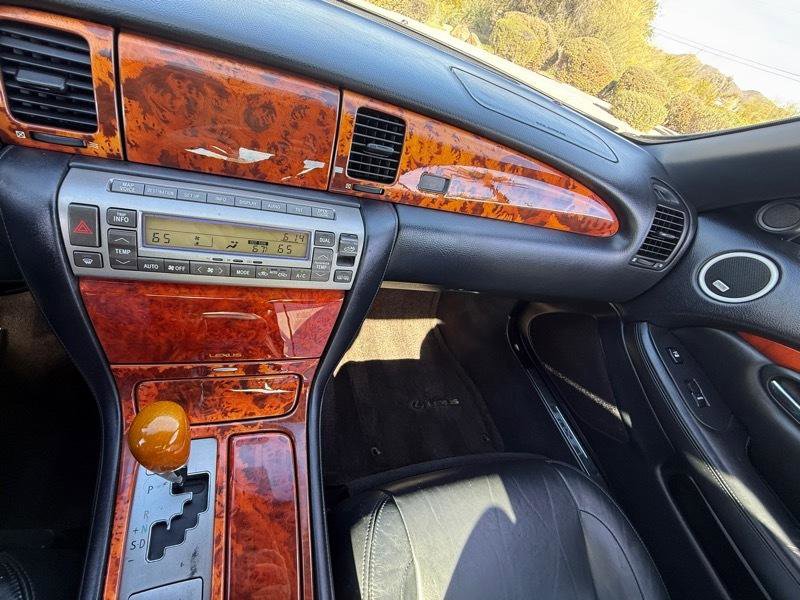 Used 2010 Lexus SC 430 Convertible image 28