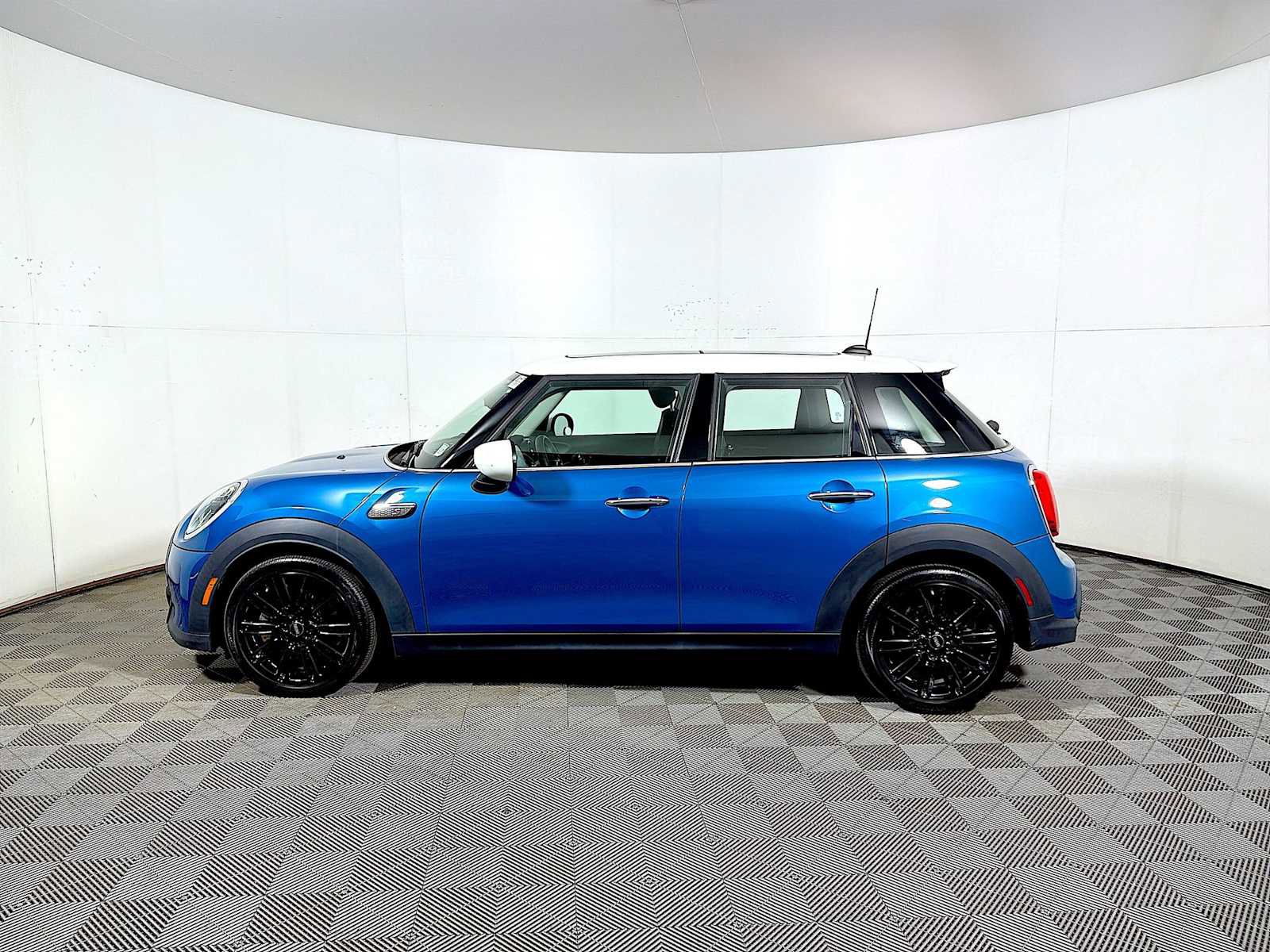 Used 2023 MINI Cooper S image 4