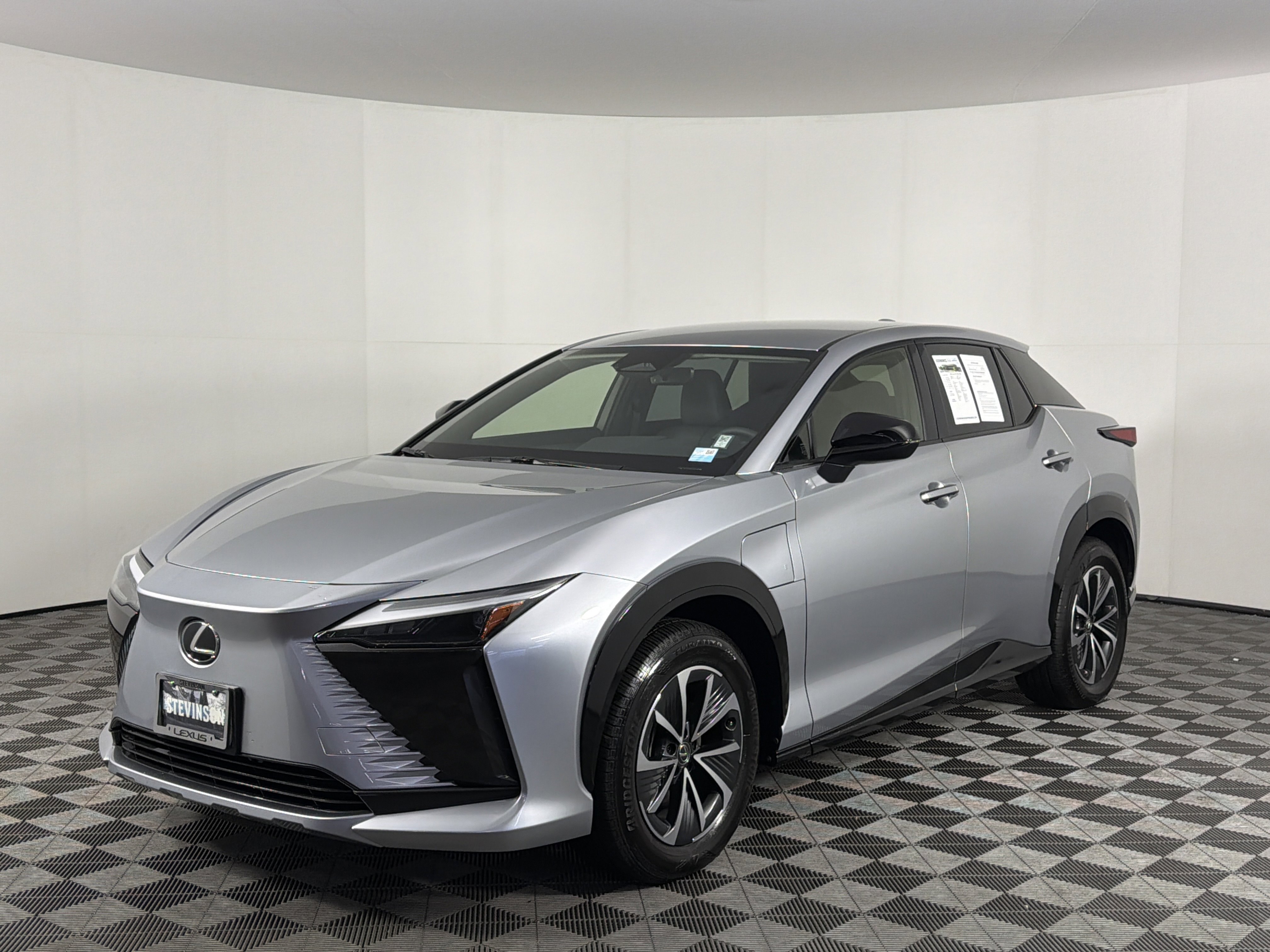 Used 2025 Lexus RZ 450e w/ Accessory Package (2T) AWD/4WD image 3