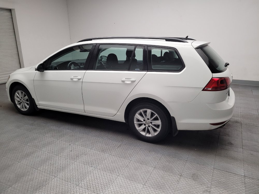 Used 2017 Volkswagen Golf S FWD image 3
