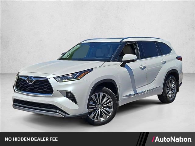 Used 2021 Toyota Highlander Platinum AWD/4WD image 1