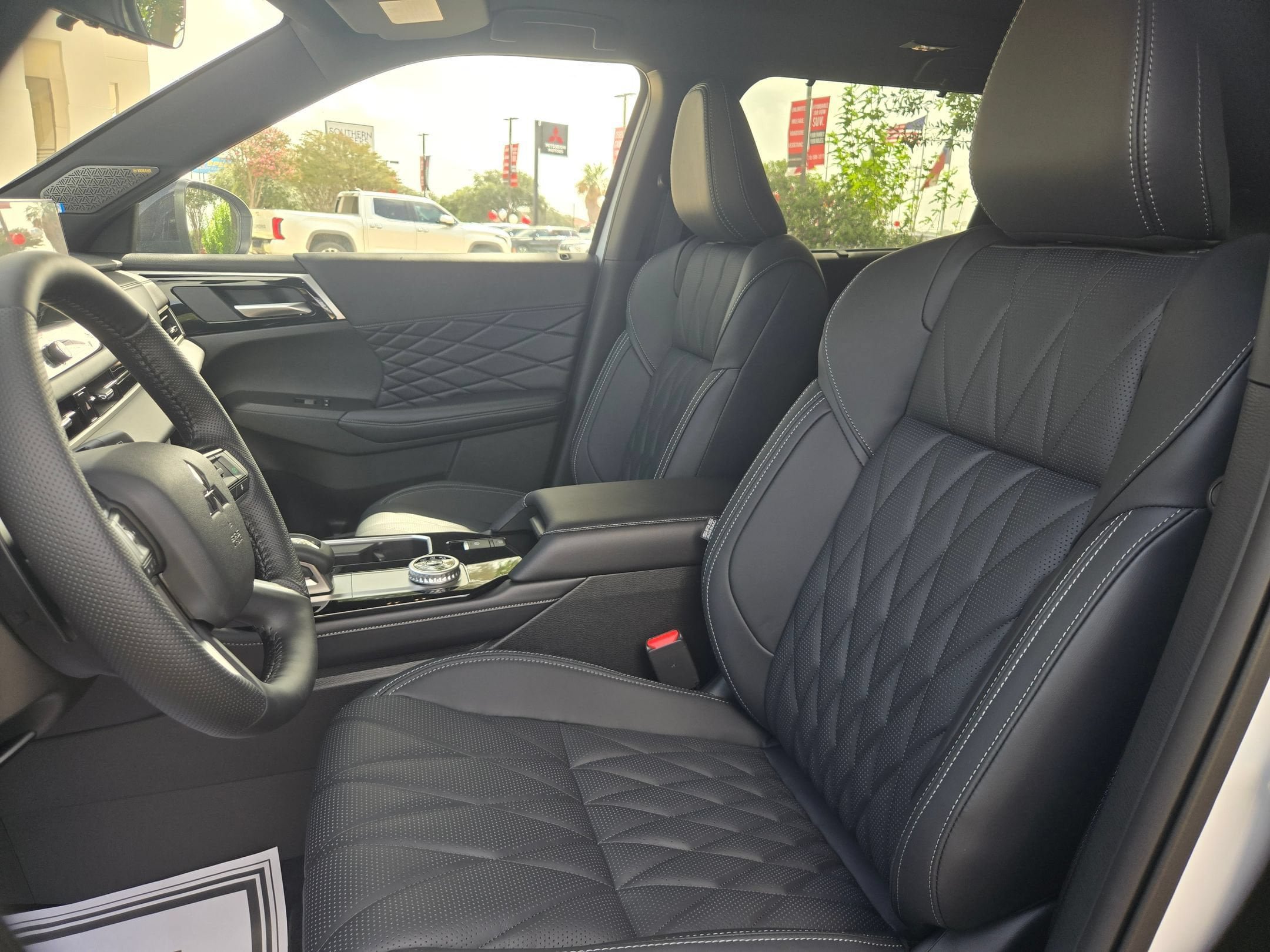 New 2026 Mitsubishi Outlander SEL Black Edition FWD image 10