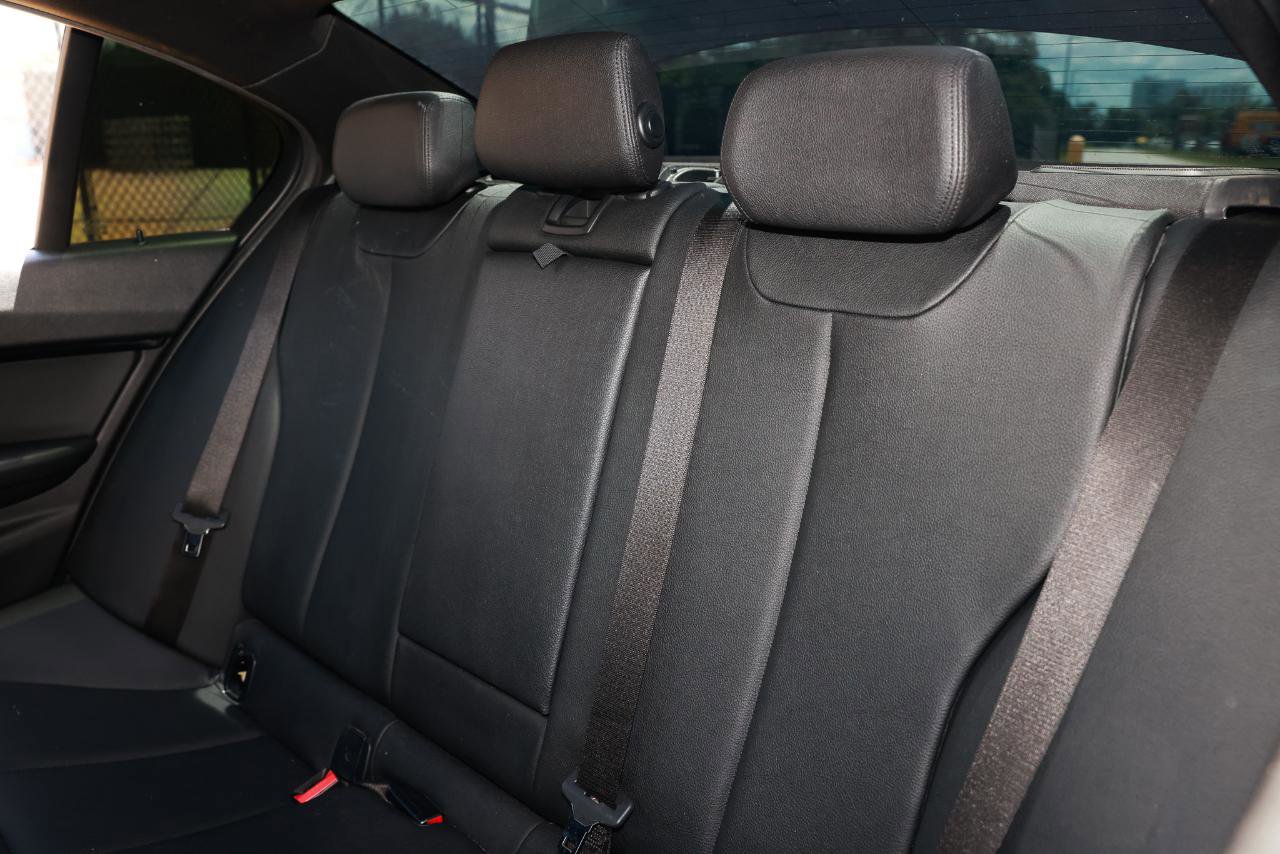 Used 2017 BMW 340i Sedan RWD image 10