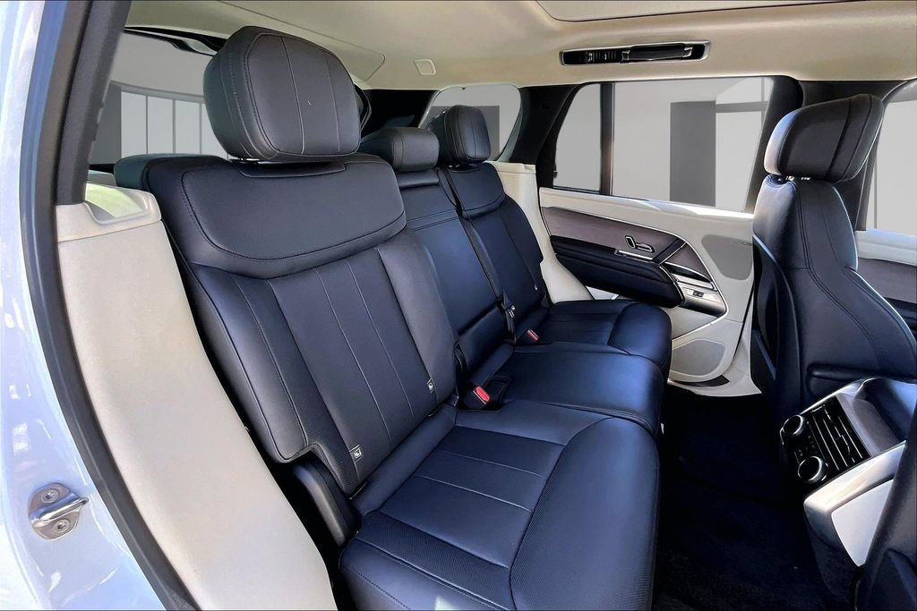 Certified 2023 Land Rover Range Rover SE AWD/4WD image 23