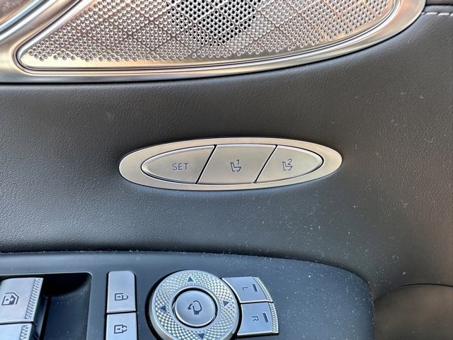 Used 2024 Genesis GV70 2.5T w/ Select Package image 12