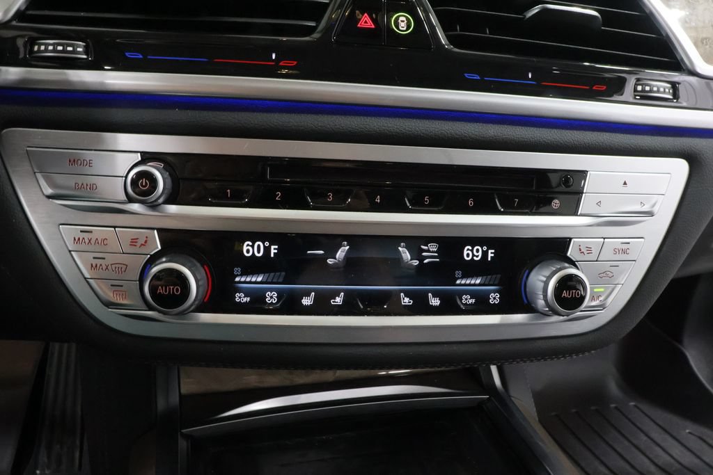 Used 2020 BMW 740i xDrive w/ Premium Package AWD/4WD image 10