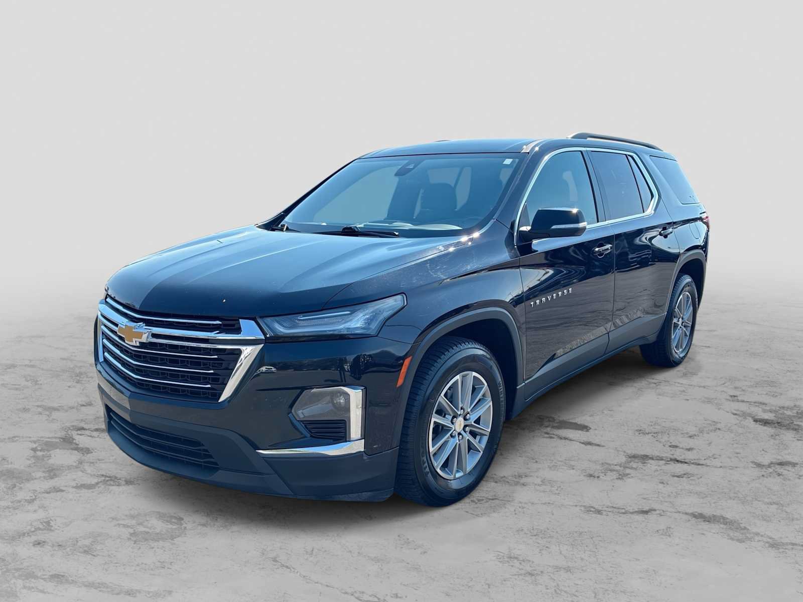 Used 2022 Chevrolet Traverse LT