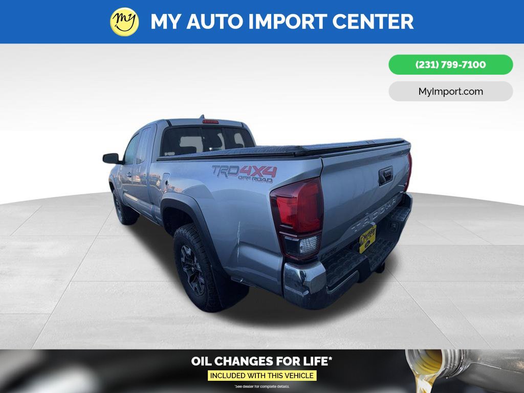 Used 2019 Toyota Tacoma TRD Off-Road w/ TRD Premium Off Road Package AWD/4WD image 3