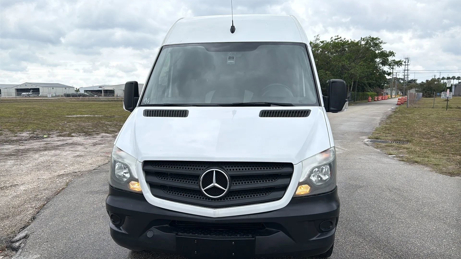 Used 2017 Mercedes-Benz Sprinter 2500 image 7