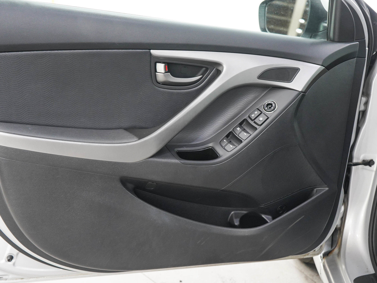 Used 2013 Hyundai Elantra Limited FWD image 17