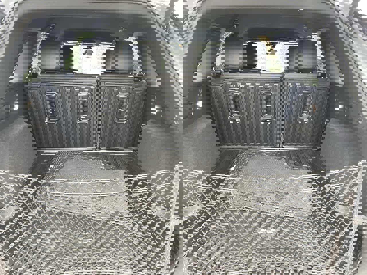 Certified 2024 Cadillac XT5 Luxury w/ LPO, Floor Liner Package image 17