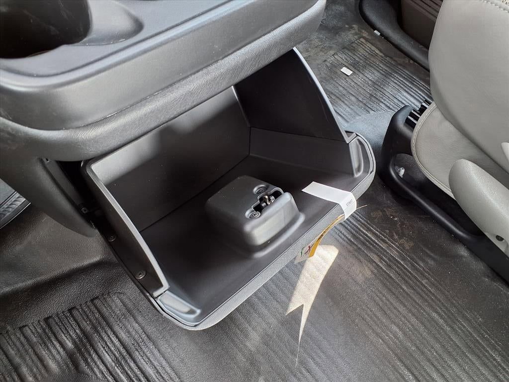 Used 2025 Chevrolet Express 3500 w/ Driver Convenience Package image 19