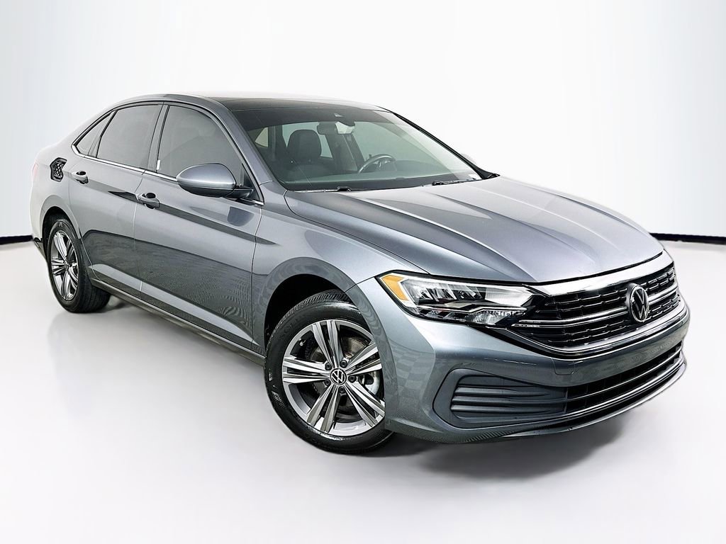 Used 2022 Volkswagen Jetta SE w/ Panoramic Sunroof Package