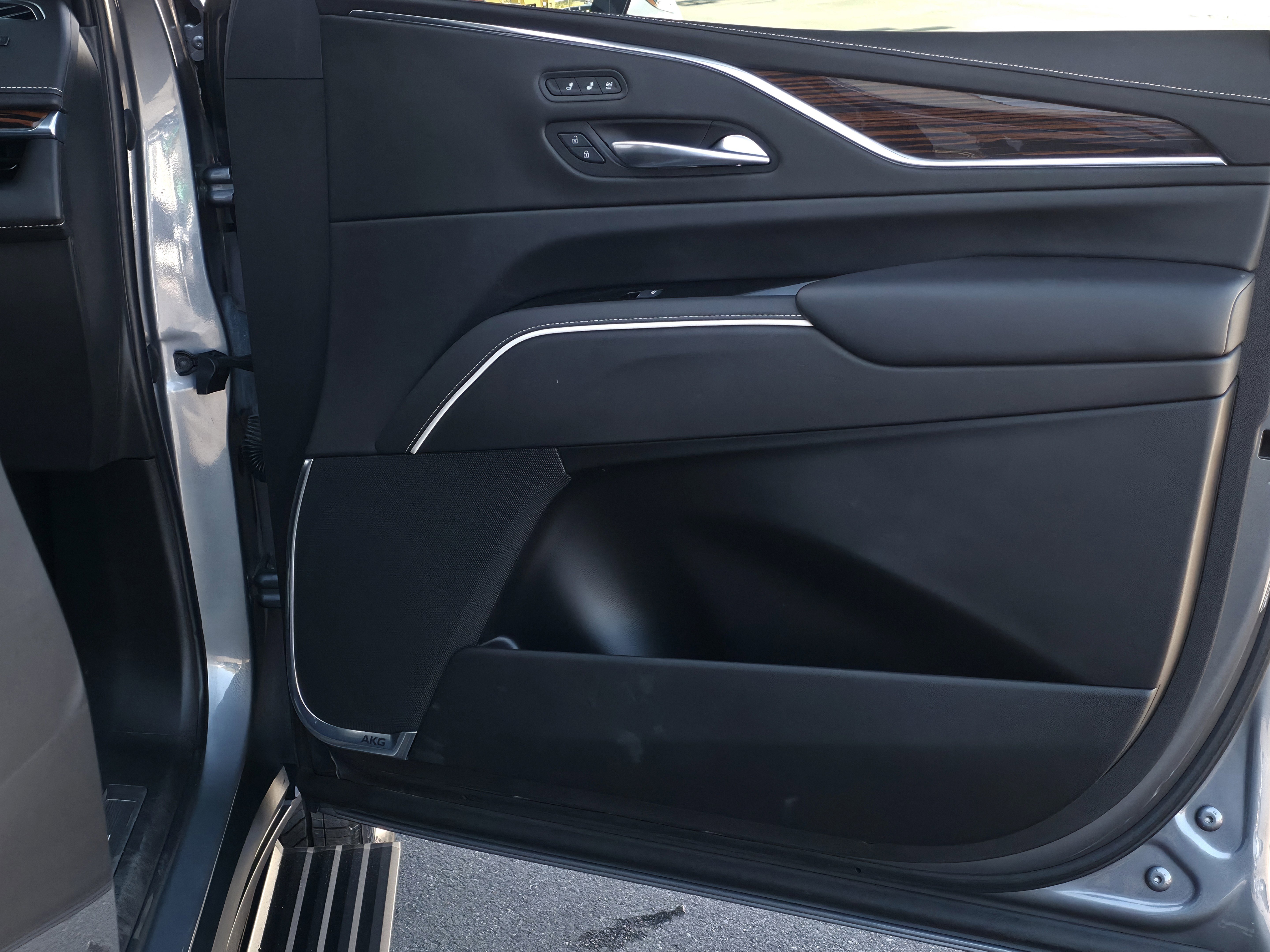 Used 2021 Cadillac Escalade Premium Luxury w/ Driver Assist Tech Package image 42