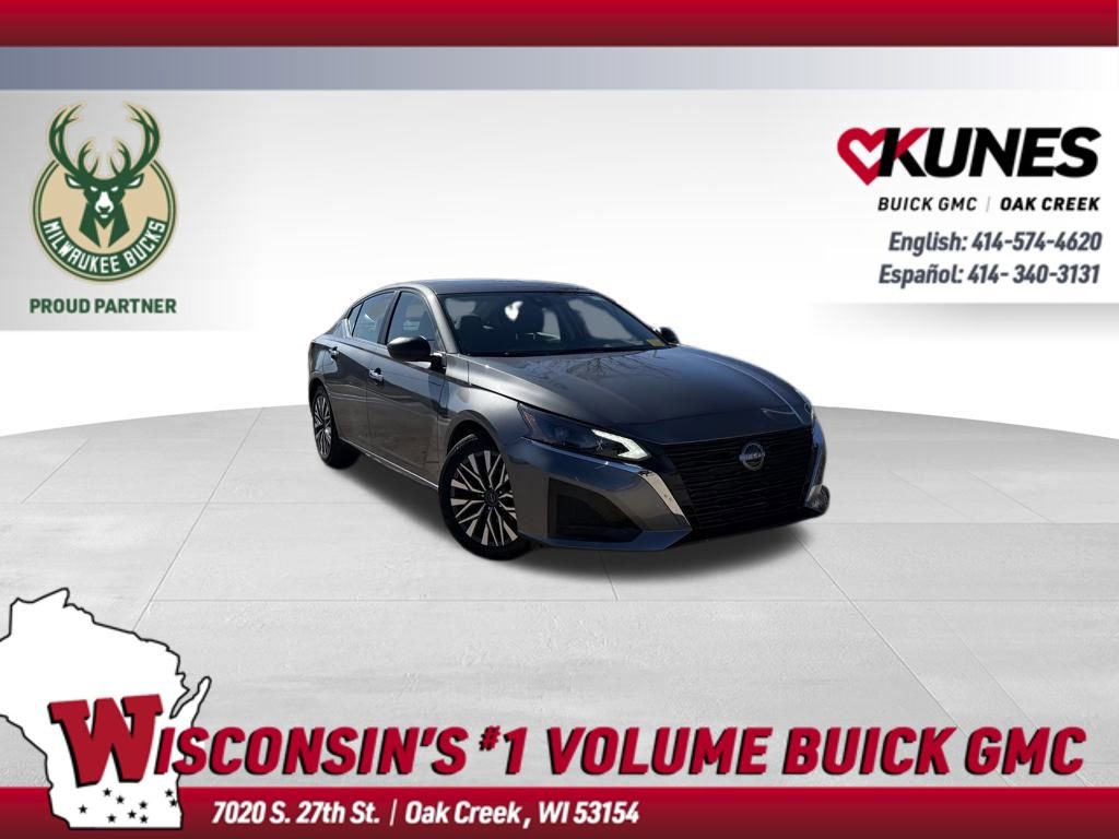 Used 2025 Nissan Altima 2.5 SV image 1