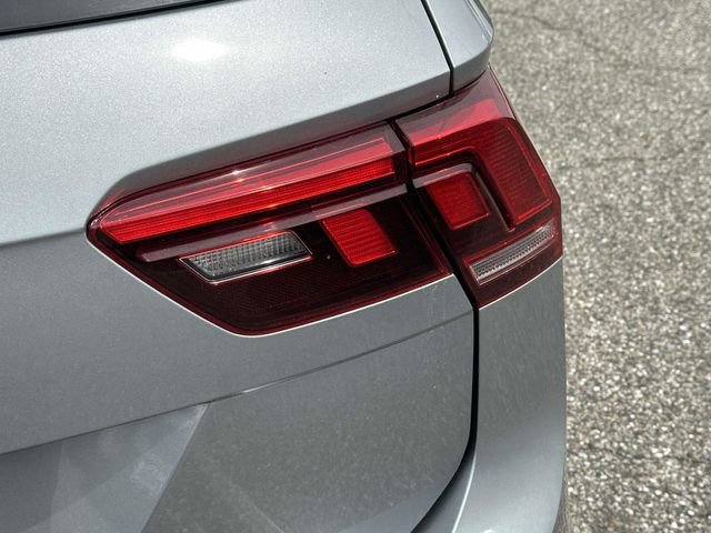 Used 2022 Volkswagen Tiguan SE R-Line image 26